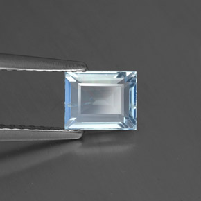 0.76克拉天然海蓝宝石，长方形切工，6.1×4.9毫米，SI
