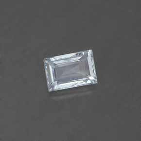 0.59克拉天然海蓝宝石，长方形切工，6.1×4.1毫米，VS-SI