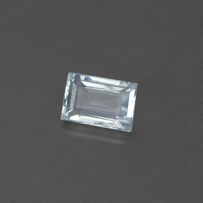 0.59克拉天然海蓝宝石，长方形切工，6.1×4.1毫米，VS-SI