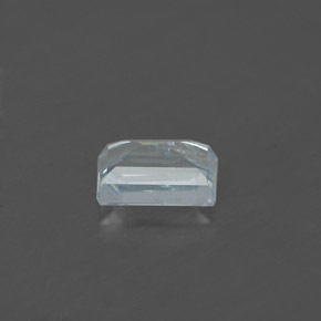 0.59克拉天然海蓝宝石，长方形切工，6.1×4.1毫米，VS-SI