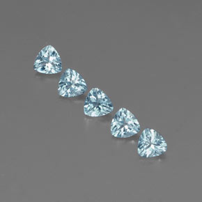 天然海蓝宝石，三角形，4.3×4.2毫米，VVS-VS