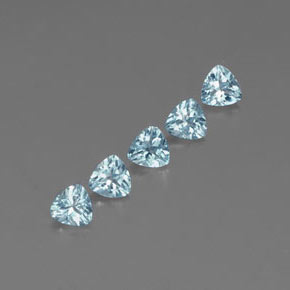 天然海蓝宝石，三角形，4.3×4.2毫米，VVS-VS