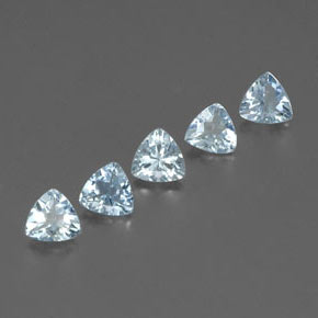 天然海蓝宝石，三角形，5.2×5.1毫米，VS