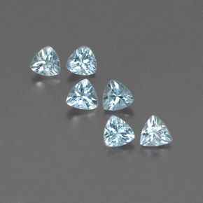 天然海蓝宝石，三角形，7.1×4.1毫米，VVS-VS