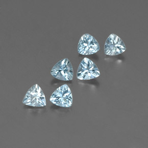 天然海蓝宝石，三角形，7.1×4.1毫米，VVS-VS