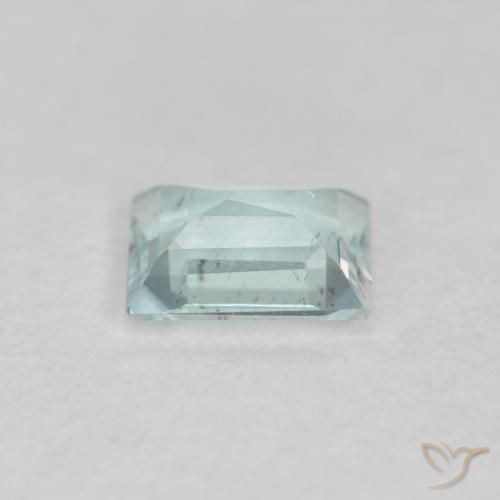 0.18克拉天然蓝晶，狭长方形，VS