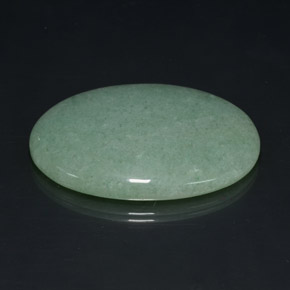 102.50克拉天然绿色东陵石，椭圆形切割，48.9×35.1毫米，不透明