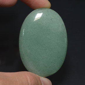 80.23克拉天然绿色东陵石，椭圆形切割，44×30.9毫米，不透明