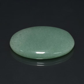 80.23克拉天然绿色东陵石，椭圆形切割，44×30.9毫米，不透明