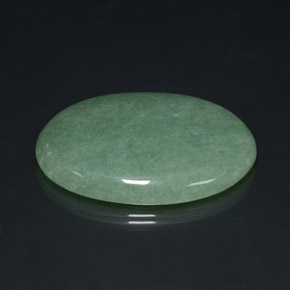90.47克拉天然绿色东陵石，椭圆形切割，46.5×33.8毫米，不透明