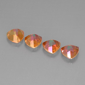 天然多色托帕石，三角形，7.1×7.1毫米，VVS-VS