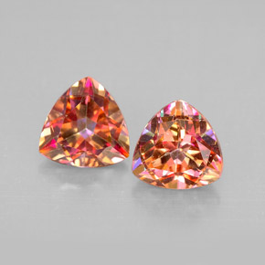 天然多色托帕石，三角形，7.1×7.1毫米，VVS-VS