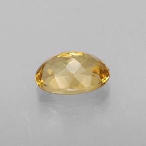 0.79克拉天然黄色绿柱石，椭圆形切割，7.1×5.1毫米，VVS