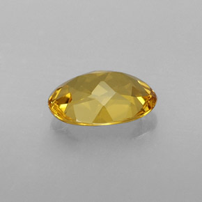 0.96克拉天然黄色绿柱石，椭圆形切割，7.9×5.9毫米，IF