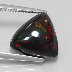 4.00克拉天然多色黑欧泊，三角形，12.5×11.8毫米，不透明