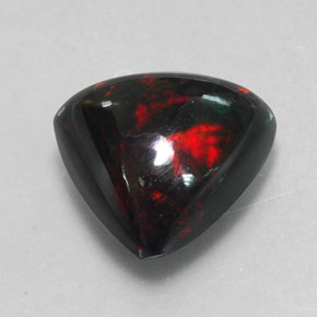 4.00克拉天然多色黑欧泊，三角形，12.5×11.8毫米，不透明