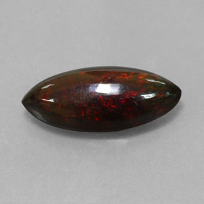 2.28克拉天然多色黑欧泊，马眼形，16.3×7.6毫米，不透明