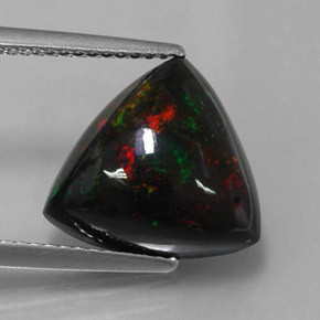 3.55克拉天然多色黑欧泊，三角形，12.9×12.1毫米，不透明