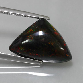 3.94克拉天然多色黑欧泊，三角形，16.4×11.1毫米，不透明
