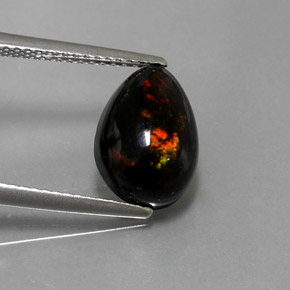 2.10克拉天然多色黑欧泊，梨形，11.8×8.1毫米，不透明