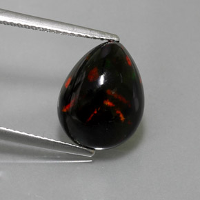 2.96克拉天然多色黑欧泊，梨形，13.2×10.2毫米，不透明