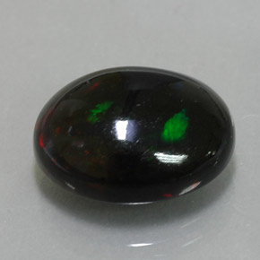 4.50克拉天然多色黑欧泊，椭圆形切割，14.1×10.7毫米，不透明