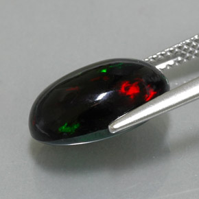 3.75克拉天然多色黑欧泊，椭圆形切割，13.4×9.3毫米，不透明