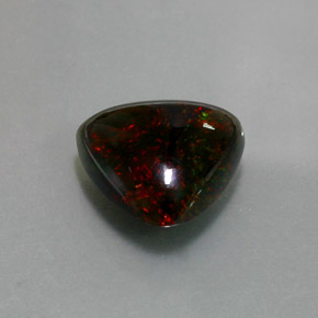 3.57克拉天然多色黑欧泊，三角形，12.9×12.1毫米，不透明