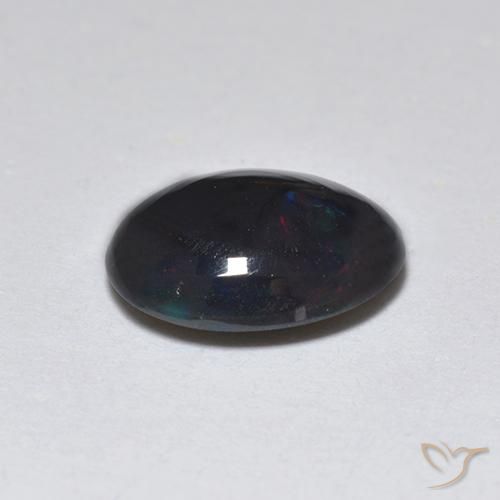 0.74克拉天然黑蛋白石，椭圆形，半透明