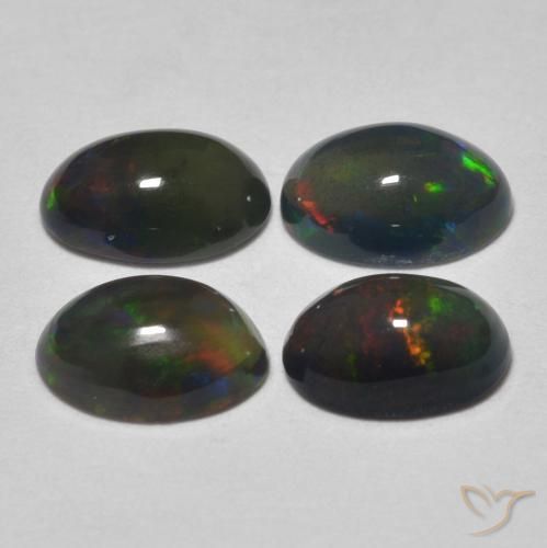 1.10克拉天然黑蛋白石，椭圆形，半透明