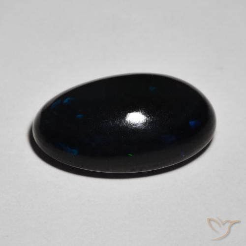 8.74克拉天然黑蛋白石，椭圆形，不透明