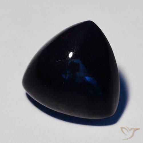 4.85克拉天然黑蛋白石，胖三角形，不透明