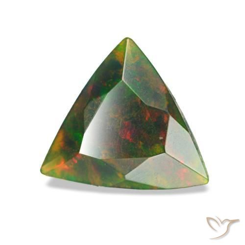 0.63克拉天然多色黑欧泊，三角形，8×7.2毫米，不透明