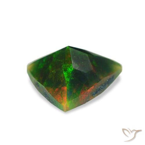 0.63克拉天然多色黑欧泊，三角形，8×7.2毫米，不透明