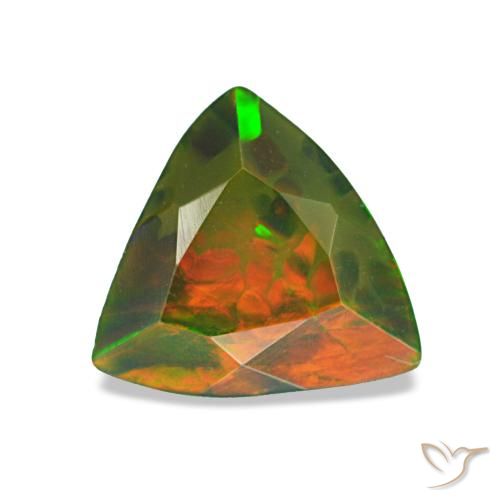 0.85克拉天然多色黑欧泊，三角形，7.8×7.3毫米，不透明