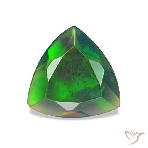 0.77克拉天然多色黑欧泊，三角形，8.3×8.2毫米，半透明