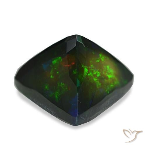 4.82克拉天然多色黑欧泊，三角形，14.1×12.9毫米，不透明