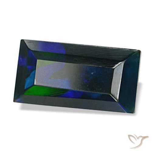 2.54克拉天然多色黑欧泊，长方形切工，12.9×6.7毫米，不透明