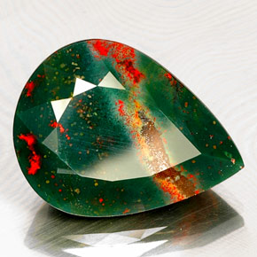 16.93克拉天然绿色血石，梨形，21.5×16.3毫米，不透明