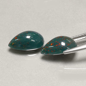 克拉天然鸡血石，梨形，不透明