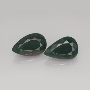 克拉天然鸡血石，梨形，不透明