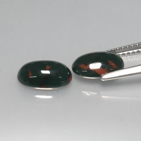 克拉天然鸡血石，椭圆形切割，不透明