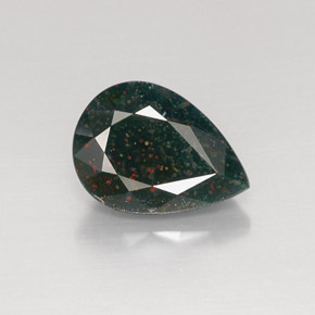 6.96克拉天然绿色血石，梨形，15.7×11.3毫米，不透明