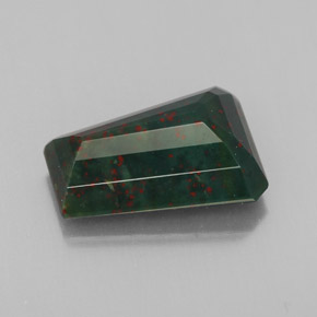3.76克拉天然绿色血石，异形，12.6×9.1毫米，不透明