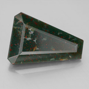 7.35克拉天然绿色血石，异形，16.9×12.2毫米，不透明