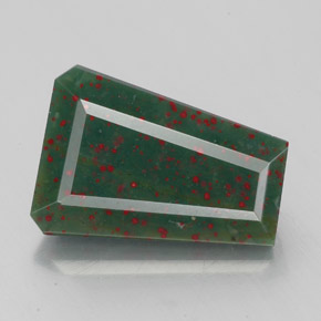 3.02克拉天然绿色血石，异形，11.6×8.2毫米，不透明