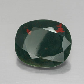 8.85克拉天然绿色血石，椭圆形切割，16.2×13.7毫米，不透明