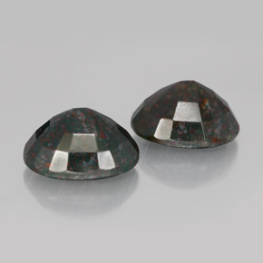 天然绿色血石，椭圆形切割，15.1×11.7毫米，不透明