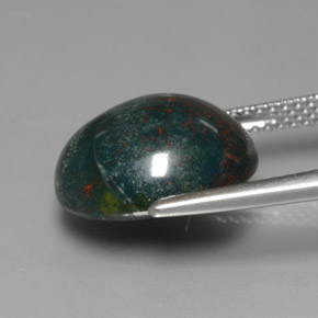 7.44克拉天然鸡血石，椭圆形切割，不透明