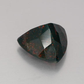4.76克拉天然绿色血石，三角形，11.9×11.8毫米，不透明